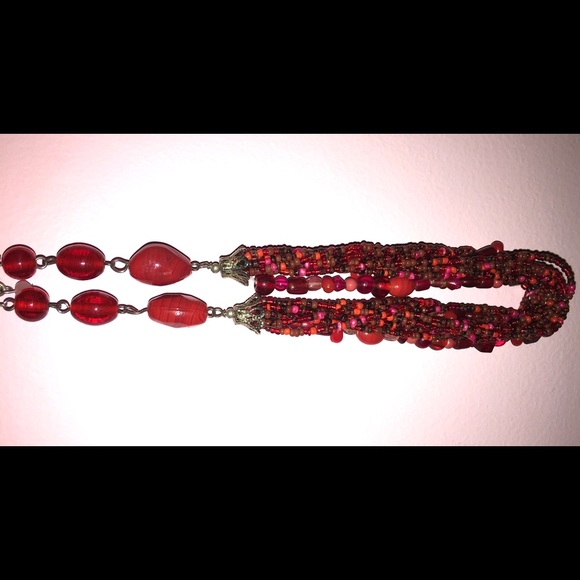 𝗥𝗲𝗱 𝗕𝗲𝗮𝗱𝗲𝗱 𝗡𝗲𝗰𝗸𝗹𝗮𝗰𝗲 - Picture 3 of 6